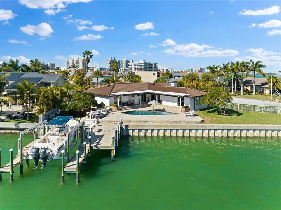 Recently Sold: $3,399,000 (4 beds, 3 baths, 2912 Square Feet)