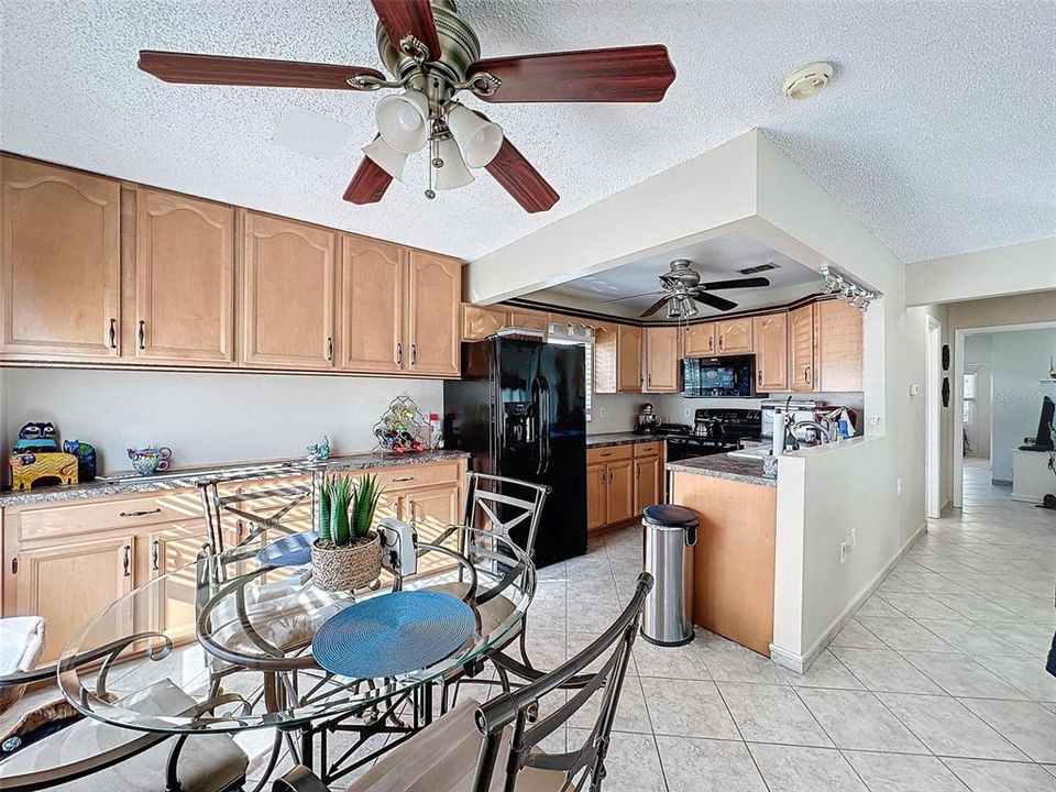Recently Sold: $190,000 (2 beds, 2 baths, 984 Square Feet)