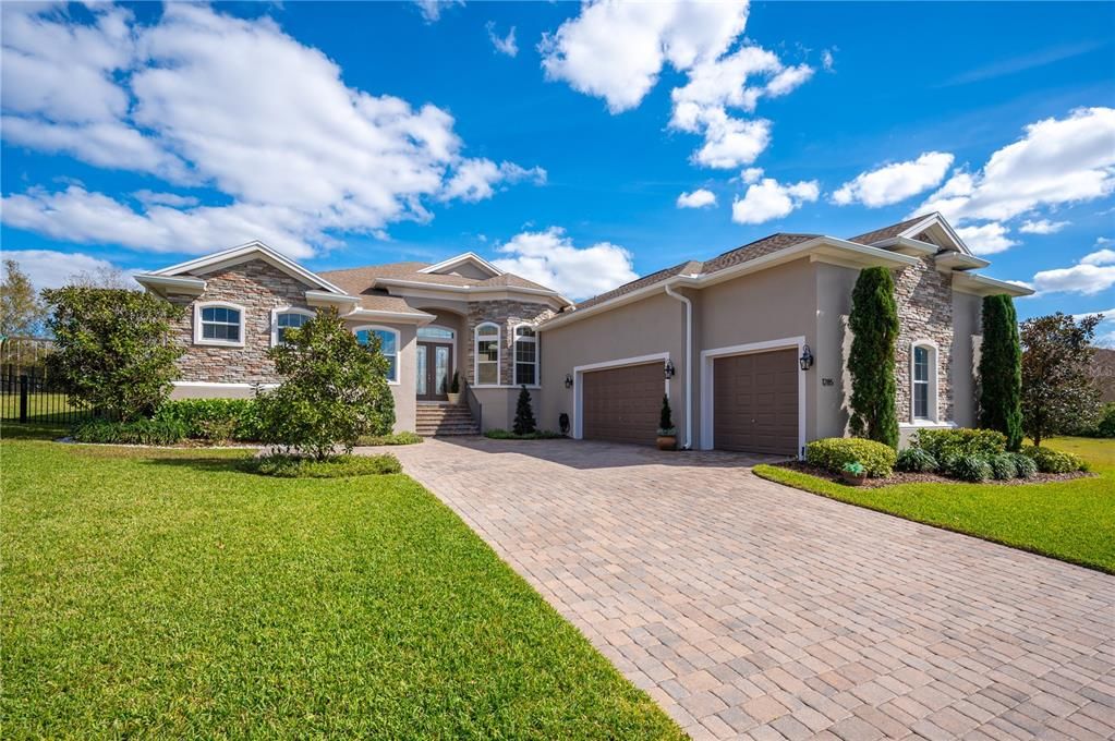 Recently Sold: $815,000 (4 beds, 3 baths, 3068 Square Feet)