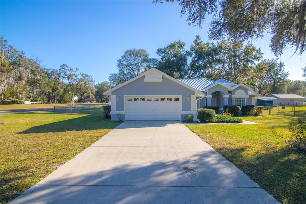 Recently Sold: $279,990 (3 beds, 2 baths, 1596 Square Feet)