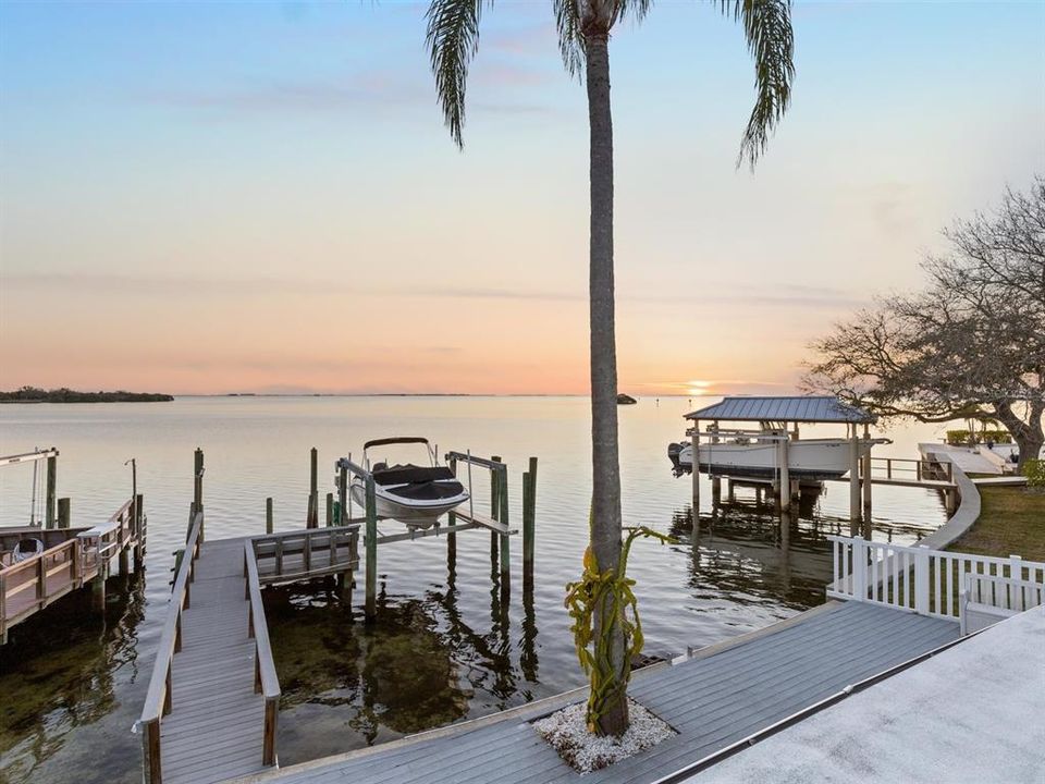 For Sale: $1,994,000 (4 beds, 2 baths, 3542 Square Feet)