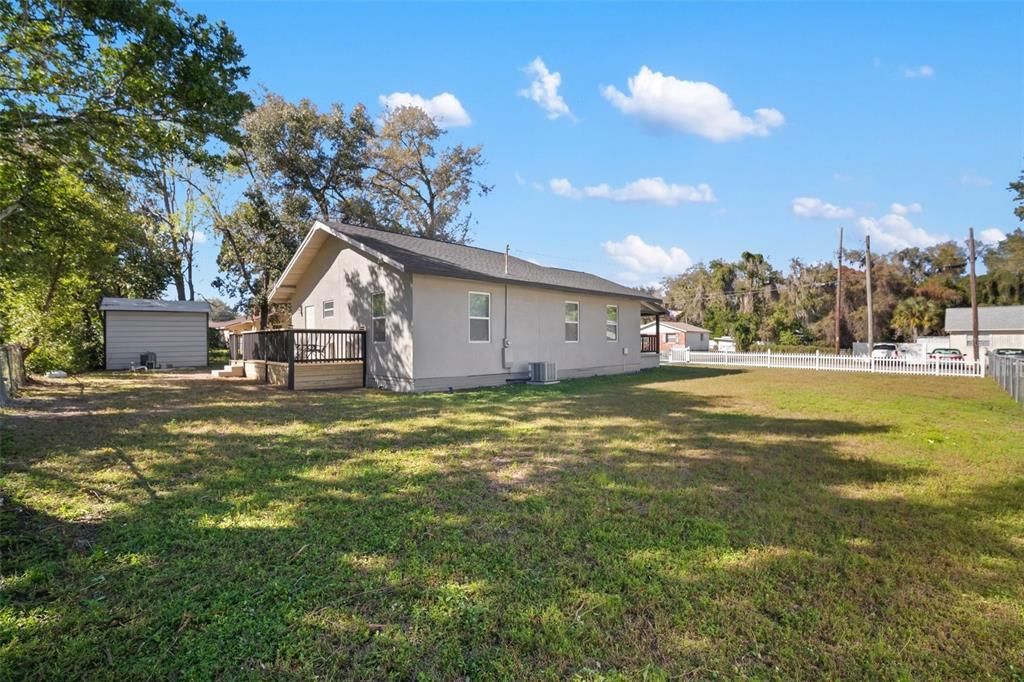 For Sale: $327,000 (3 beds, 2 baths, 1105 Square Feet)