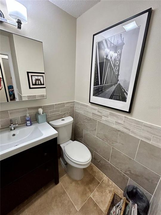 Active With Contract: $135,000 (2 beds, 1 baths, 835 Square Feet)