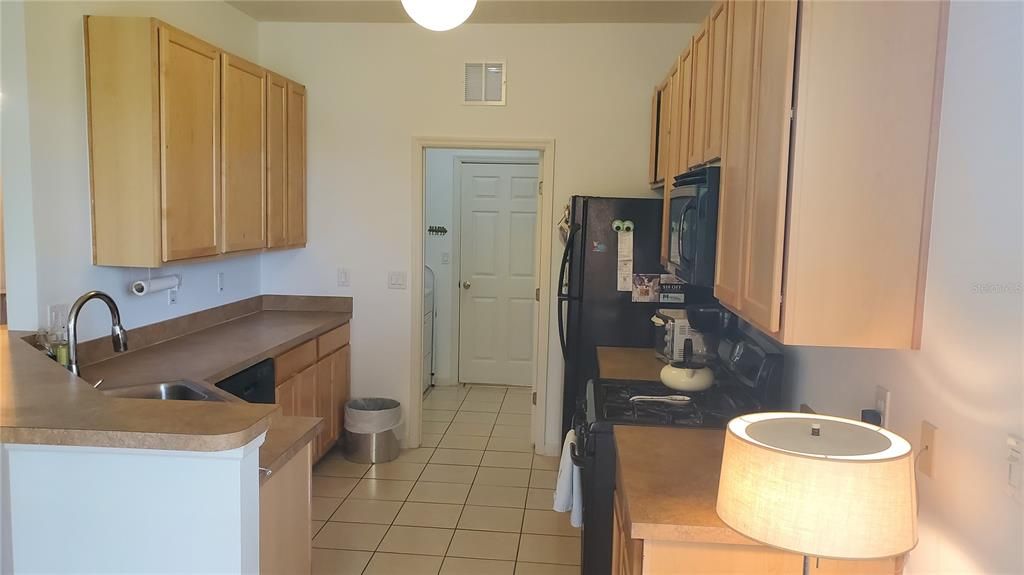 Recently Rented: $2,295 (3 beds, 2 baths, 1715 Square Feet)