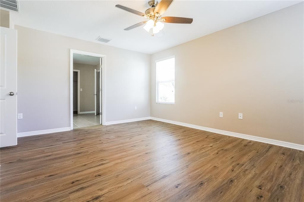 Recently Rented: $1,945 (3 beds, 2 baths, 1266 Square Feet)