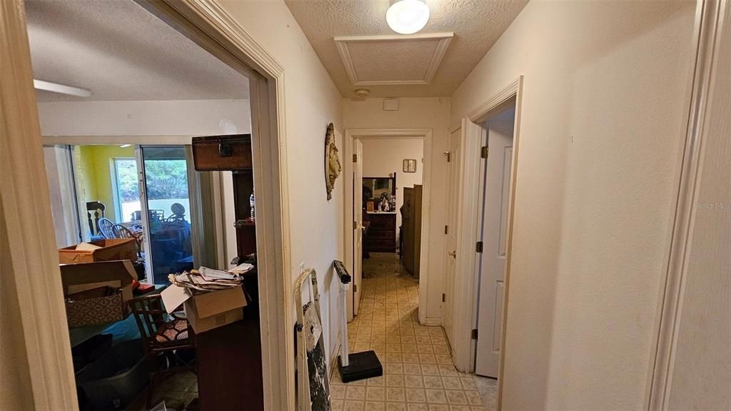 Vendido Recientemente: $225,000 (3 camas, 2 baños, 2025 Pies cuadrados)