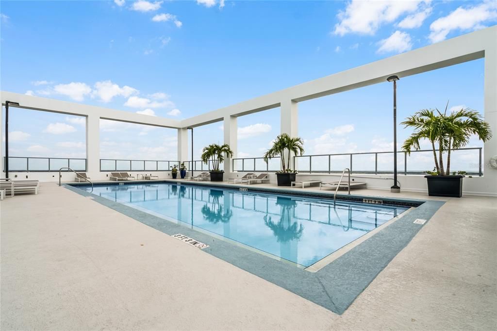 Recently Sold: $775,000 (2 beds, 2 baths, 1975 Square Feet)