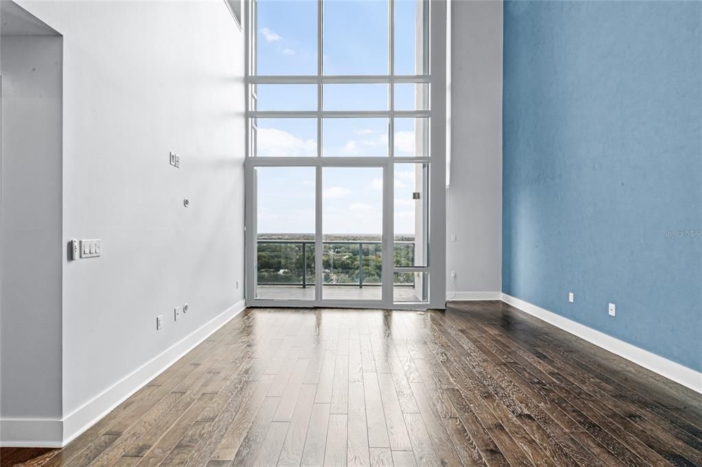 Recently Sold: $775,000 (2 beds, 2 baths, 1975 Square Feet)