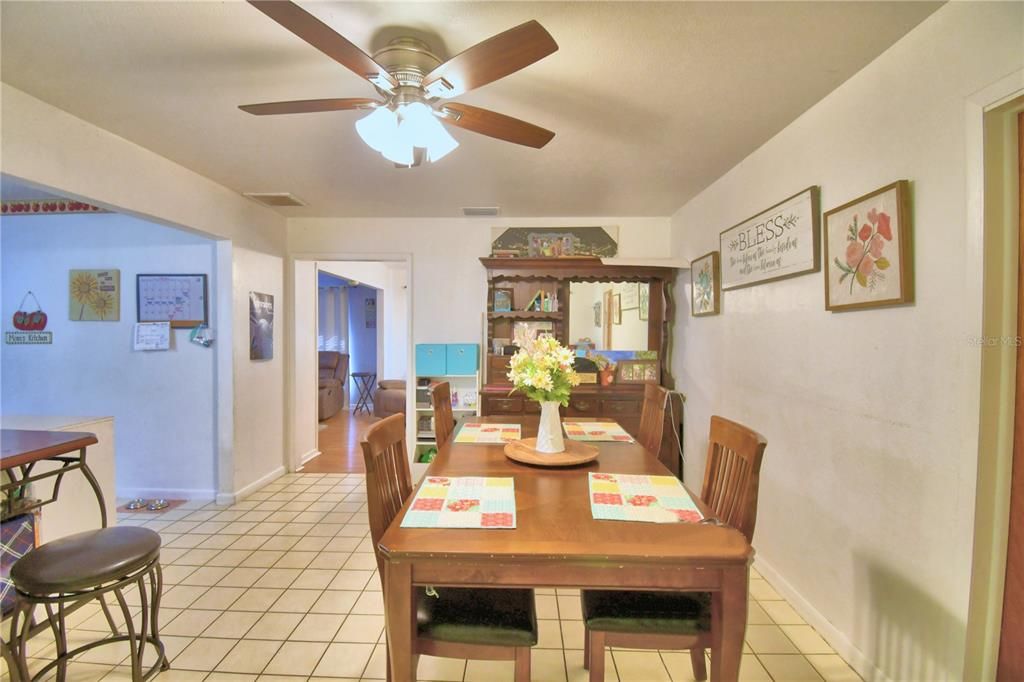 For Sale: $325,000 (3 beds, 2 baths, 1720 Square Feet)