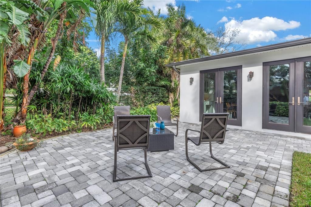 Active With Contract: $1,550,000 (3 beds, 3 baths, 2690 Square Feet)