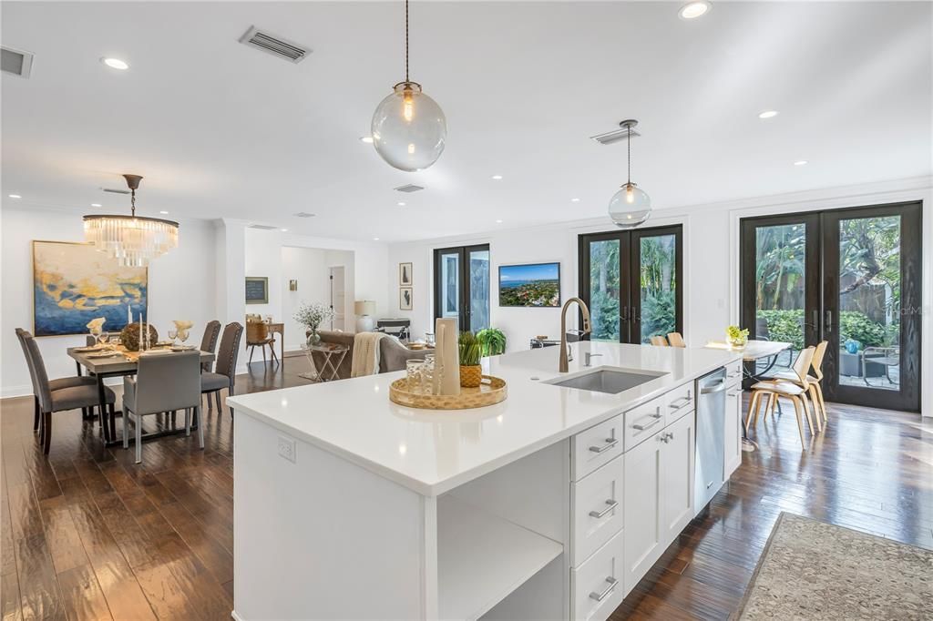 Active With Contract: $1,550,000 (3 beds, 3 baths, 2690 Square Feet)