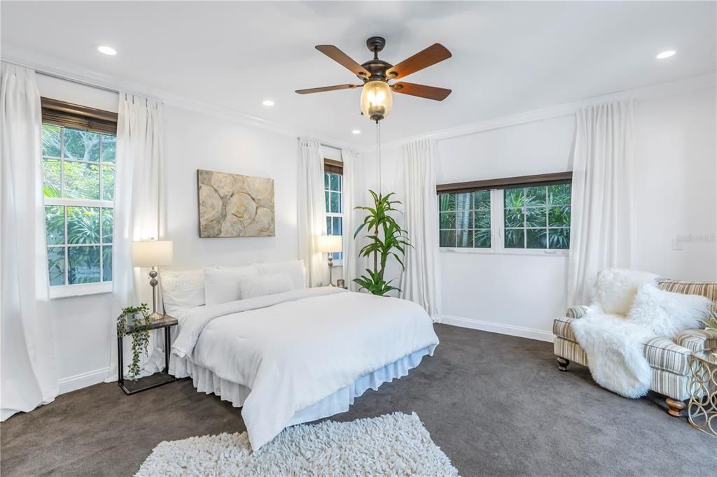 Active With Contract: $1,550,000 (3 beds, 3 baths, 2690 Square Feet)