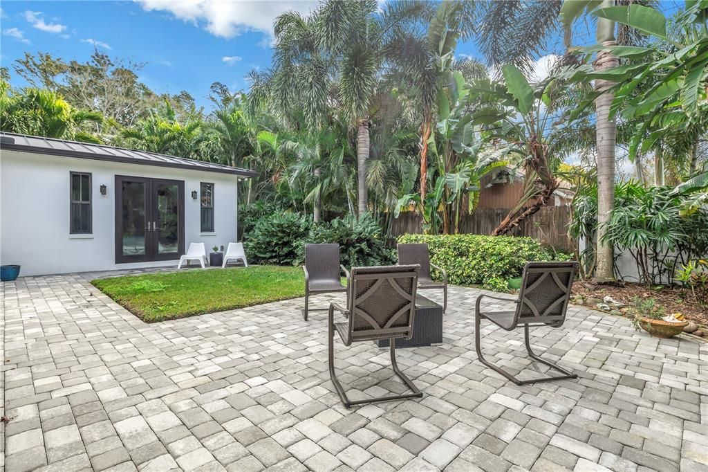 Recently Sold: $1,550,000 (3 beds, 3 baths, 2690 Square Feet)