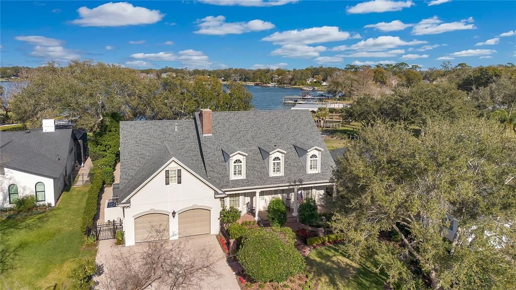 Recently Sold: $2,750,000 (5 beds, 4 baths, 5782 Square Feet)