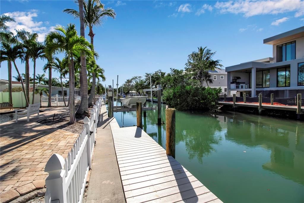 Active With Contract: $1,200,000 (3 beds, 2 baths, 1664 Square Feet)