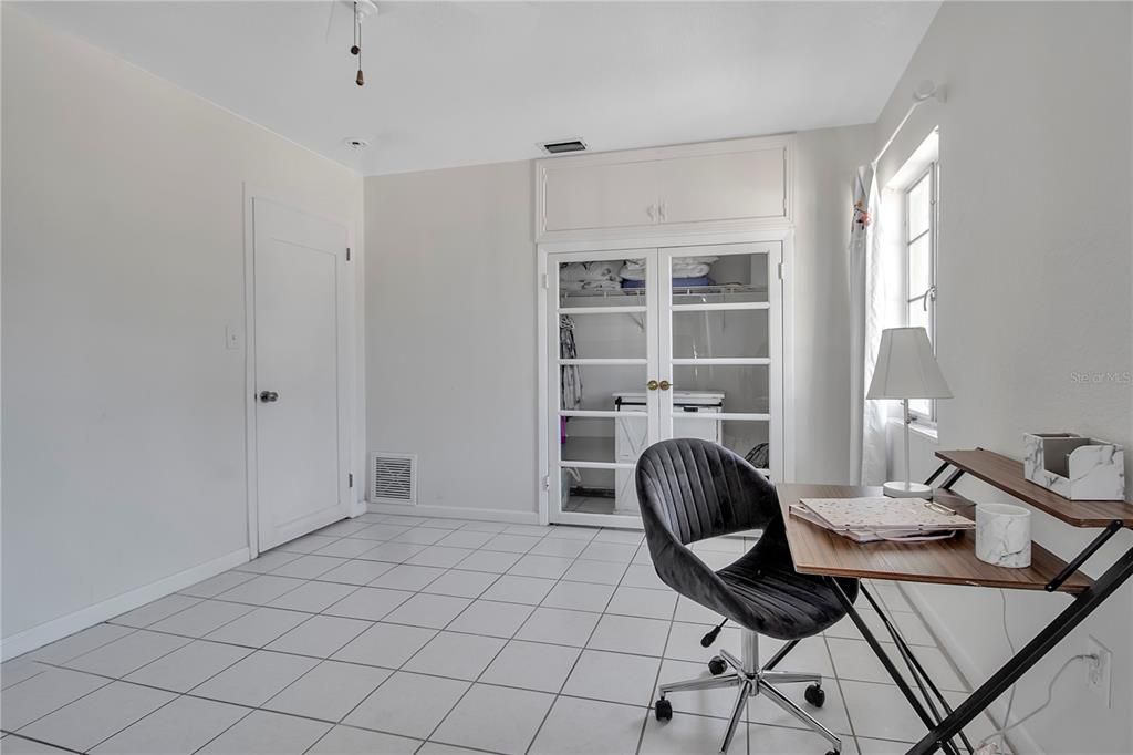 Active With Contract: $1,200,000 (3 beds, 2 baths, 1664 Square Feet)