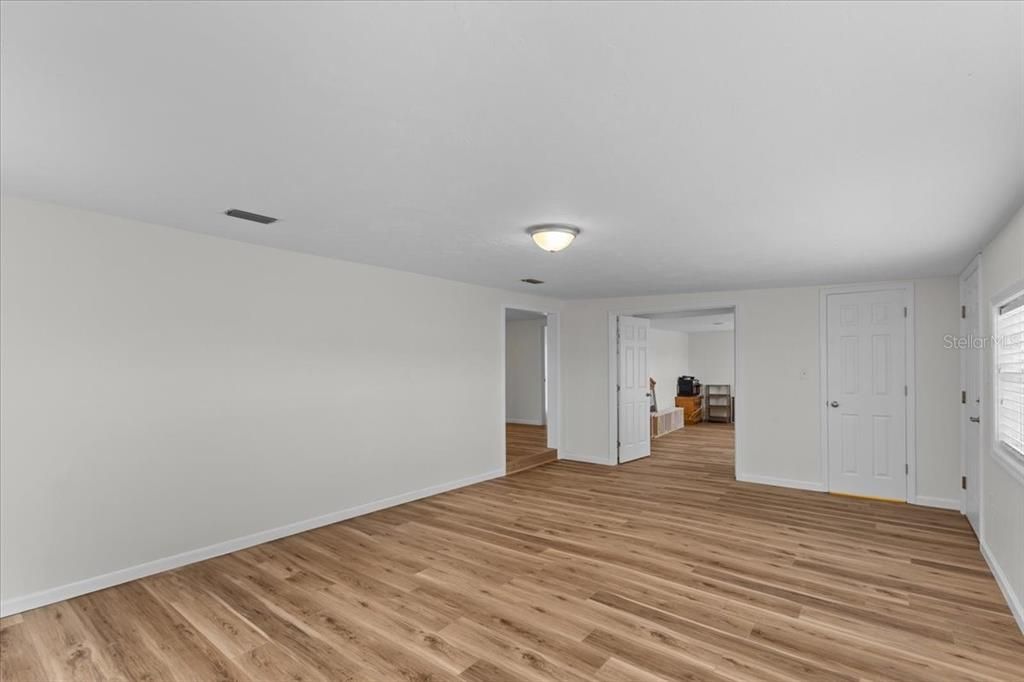 For Sale: $1,100,000 (3 beds, 2 baths, 1705 Square Feet)