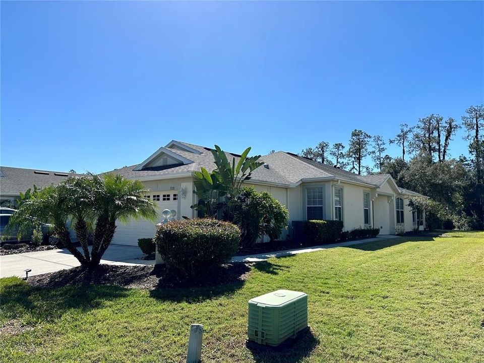 Clean! 2 Bedroom, 2 Bath Villa w/Flex/Office Space