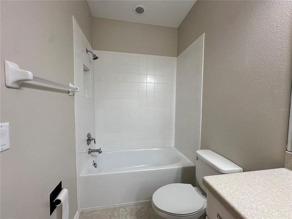 For Rent: $2,295 (3 beds, 2 baths, 1773 Square Feet)