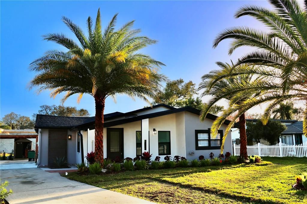 Active With Contract: $599,400 (4 beds, 3 baths, 1539 Square Feet)