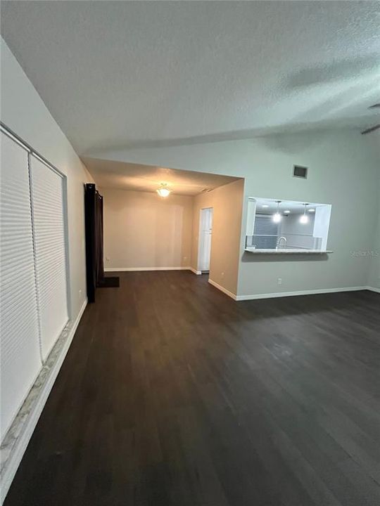 Recently Rented: $2,395 (3 beds, 2 baths, 1257 Square Feet)