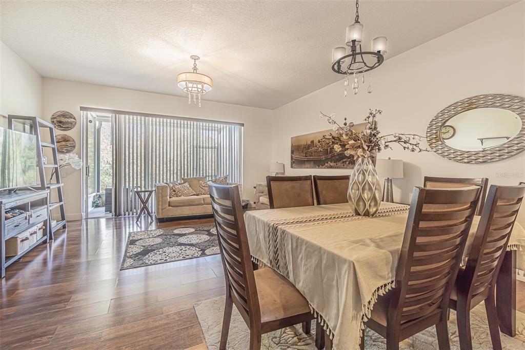 For Sale: $284,900 (3 beds, 2 baths, 1588 Square Feet)