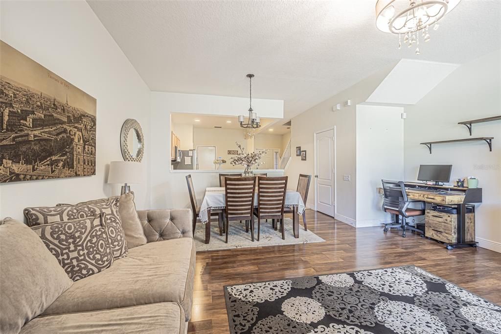 For Sale: $284,900 (3 beds, 2 baths, 1588 Square Feet)