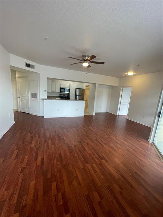 Recently Rented: $1,800 (2 beds, 2 baths, 1089 Square Feet)