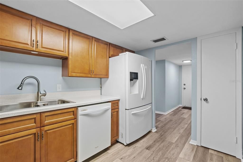 For Sale: $169,000 (2 beds, 2 baths, 1351 Square Feet)