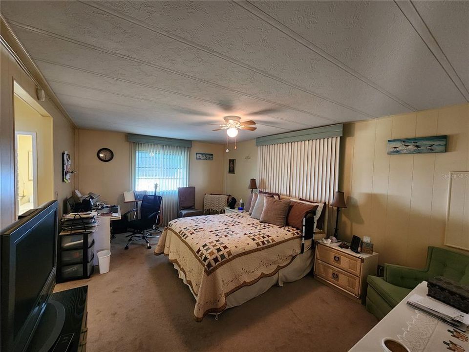 For Sale: $124,500 (2 beds, 2 baths, 1176 Square Feet)