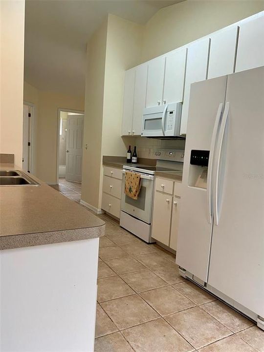 Recently Rented: $2,000 (3 beds, 2 baths, 1484 Square Feet)