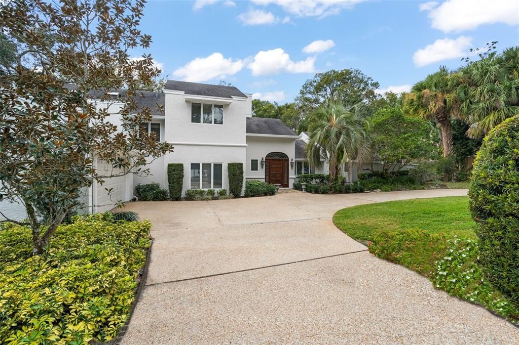 Vendido Recientemente: $2,300,000 (4 camas, 3 baños, 4427 Pies cuadrados)