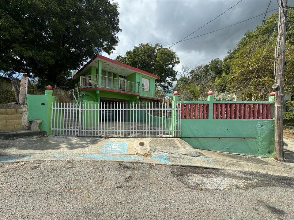 Недавно продано: $57,000 (4 спален, 2 ванн, 947 Квадратных фут)