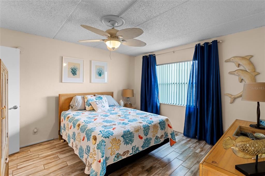 待售: $249,000 (2 贝兹, 2 浴室, 925 平方英尺)