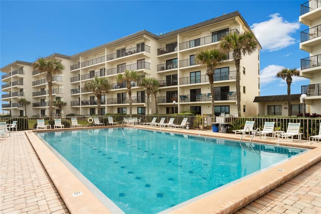 待售: $249,000 (2 贝兹, 2 浴室, 925 平方英尺)