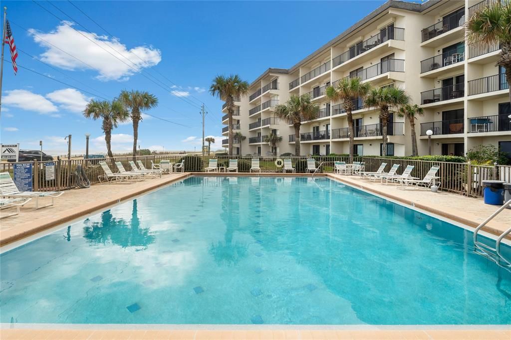 待售: $249,000 (2 贝兹, 2 浴室, 925 平方英尺)