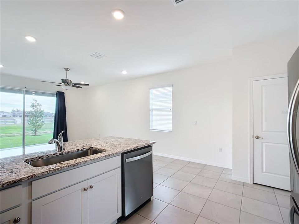 Active With Contract: $323,450 (3 beds, 2 baths, 1504 Square Feet)