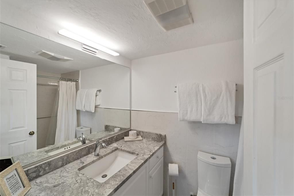 For Rent: $6,000 (2 beds, 2 baths, 1034 Square Feet)