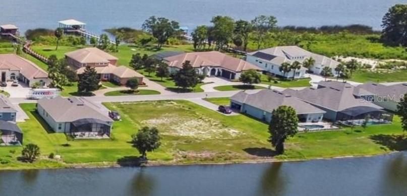 На продажу: $210,000 (0.33 acres)