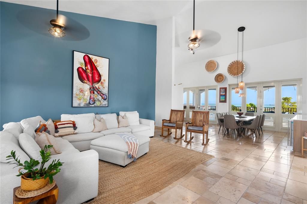 For Sale: $1,695,000 (4 beds, 4 baths, 5158 Square Feet)