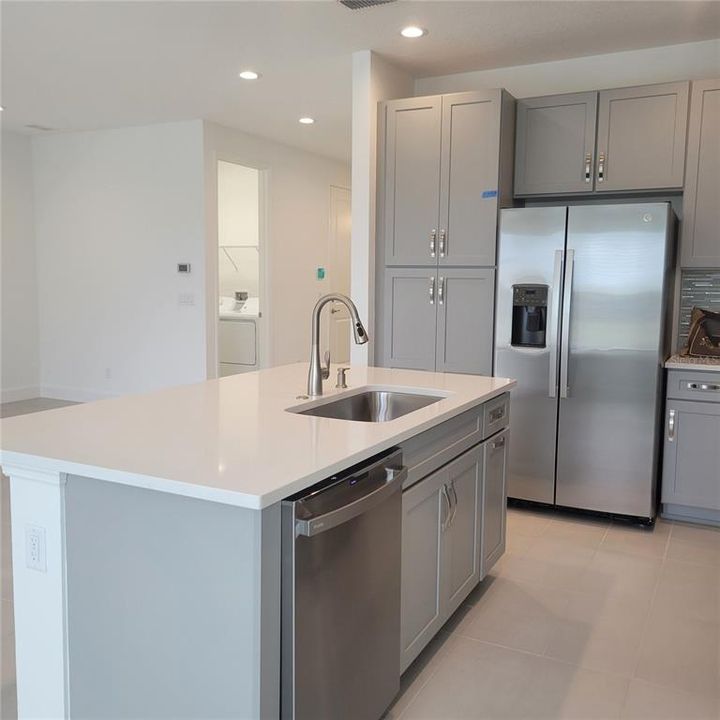 For Rent: $2,250 (2 beds, 2 baths, 1646 Square Feet)