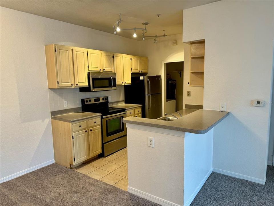 Recently Rented: $1,395 (1 beds, 1 baths, 672 Square Feet)