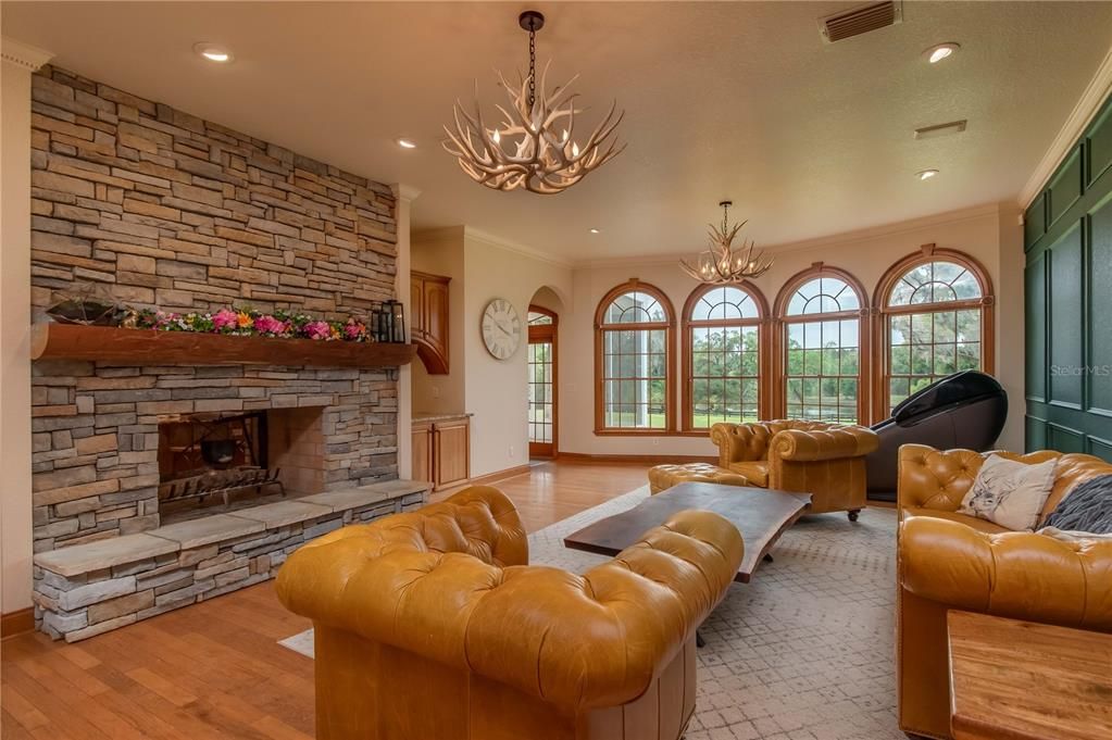 En Venta: $3,995,000 (4 camas, 4 baños, 4809 Pies cuadrados)