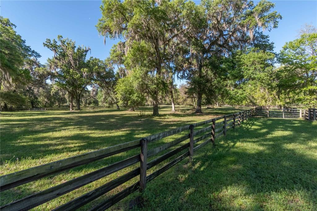 En Venta: $3,995,000 (4 camas, 4 baños, 4809 Pies cuadrados)