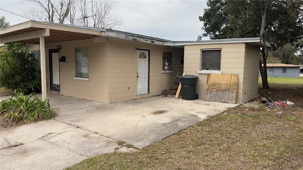 Recently Sold: $130,000 (3 beds, 1 baths, 864 Square Feet)