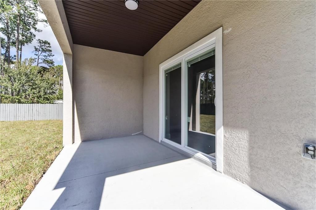 合同活跃: $515,000 (6 贝兹, 0 浴室, 2377 平方英尺)