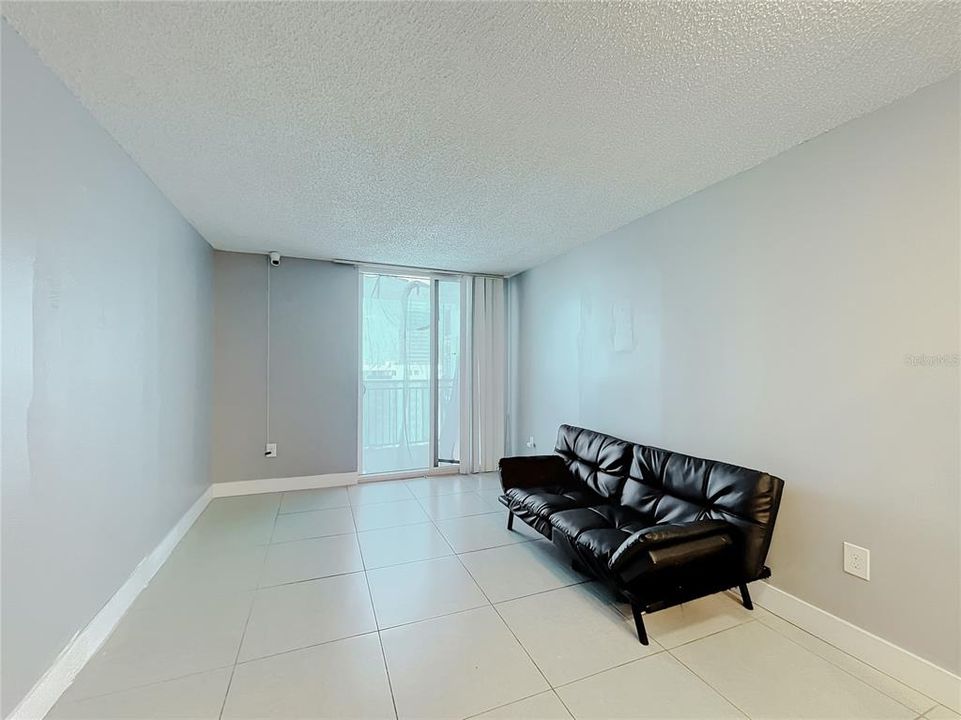 For Sale: $390,000 (2 beds, 2 baths, 848 Square Feet)