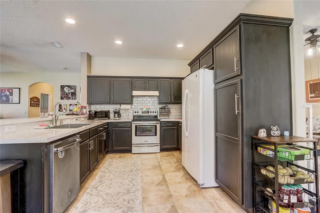 Recently Sold: $579,000 (4 beds, 2 baths, 3111 Square Feet)