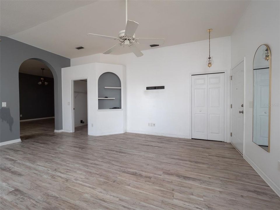 For Sale: $318,000 (3 beds, 2 baths, 1879 Square Feet)