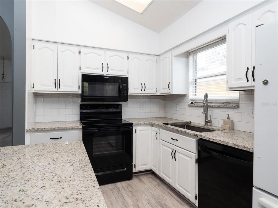 For Sale: $318,000 (3 beds, 2 baths, 1879 Square Feet)